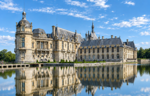 Epsom and Ewell Mayor leads delegation to Chantilly to celebrate 30th anniversary of twinning